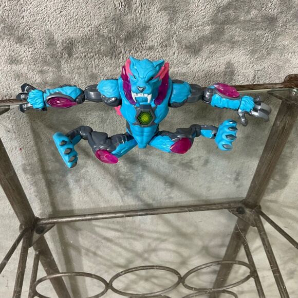 Mr Beast Lab Mutators Iconic Blue Panther Action Figure Moose Toys posable - Picture 6 of 11